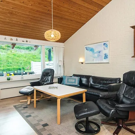 6 Person In Semesterbostad *