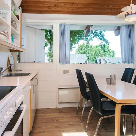 6 Person In Semesterbostad *